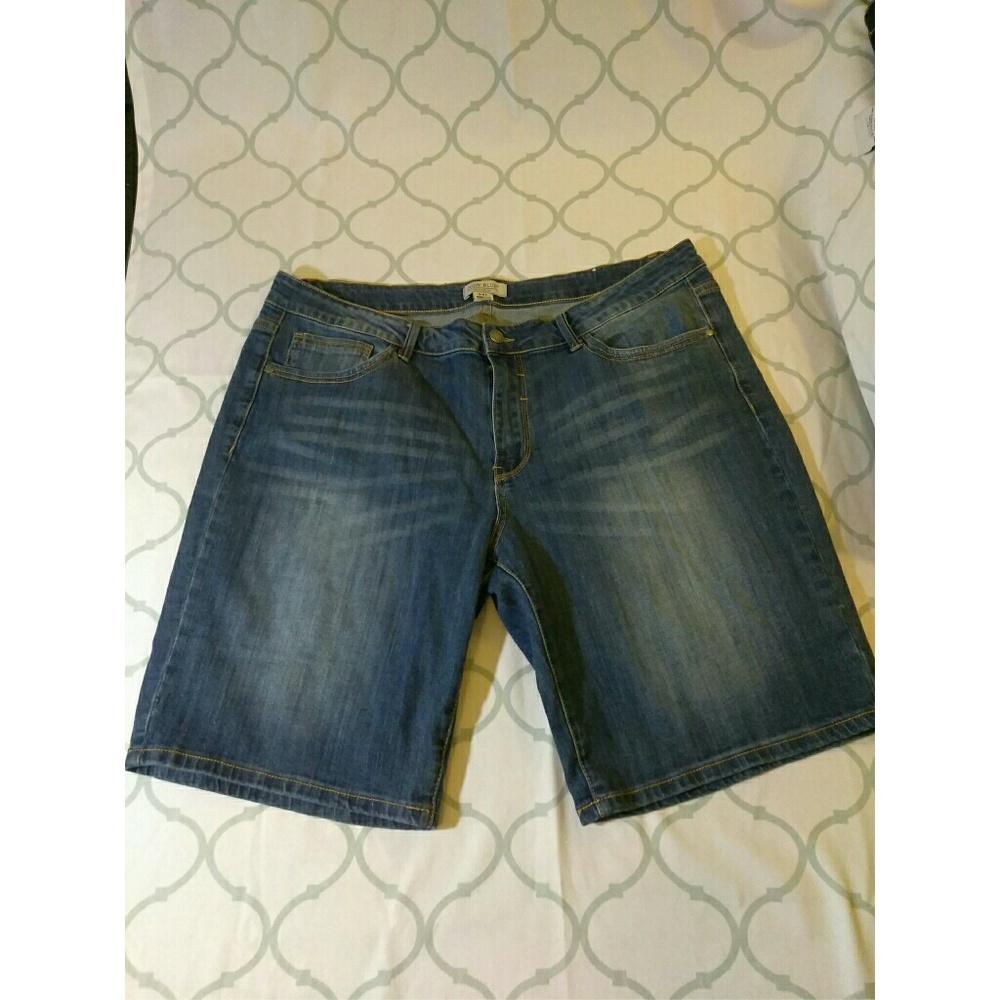 Women's plus size boy cut shorts